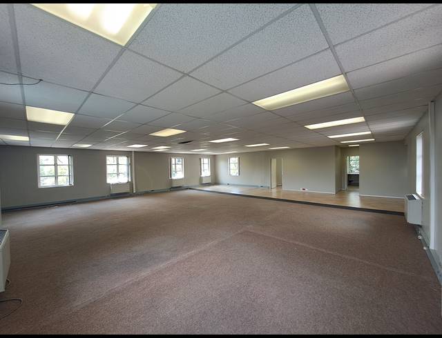 218M² OFFICE TO LET IN HYDE PARK